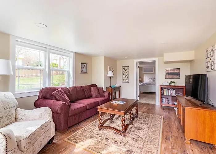 State Street Cottage, Suite 1