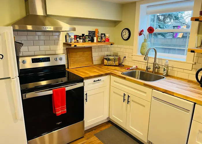 State Street Cottage, Suite 1